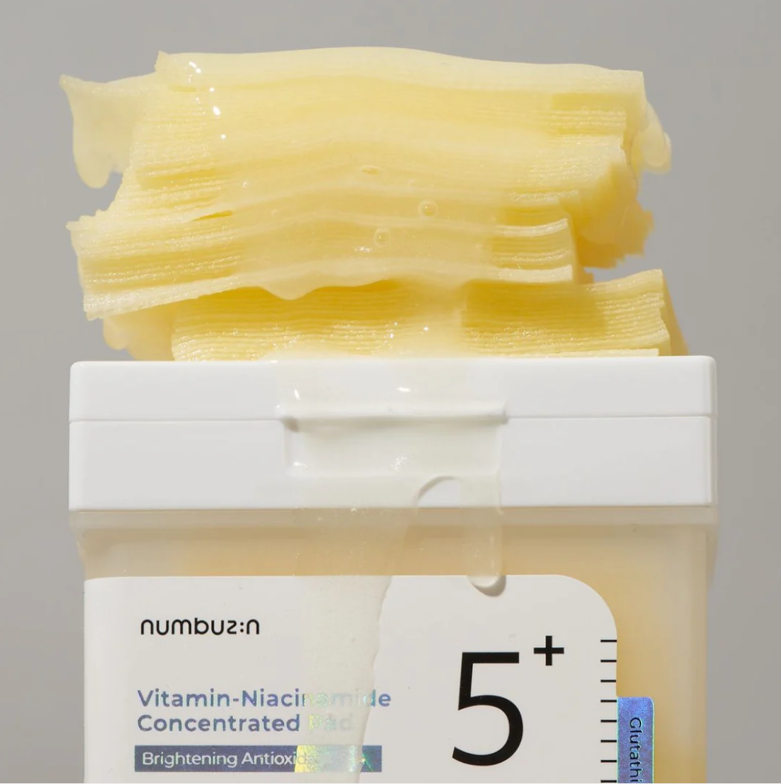 numbuzin - No. 5 Vitamin-Niacinamide Concentrated Toner Pad